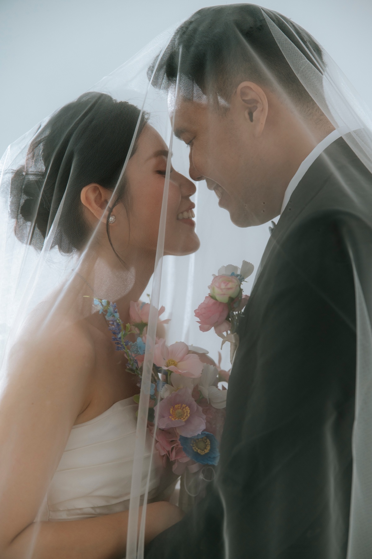 Hong Linh and Yi Chu